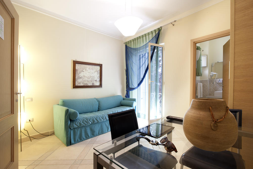 Posidonia Residence Иския Стая снимка