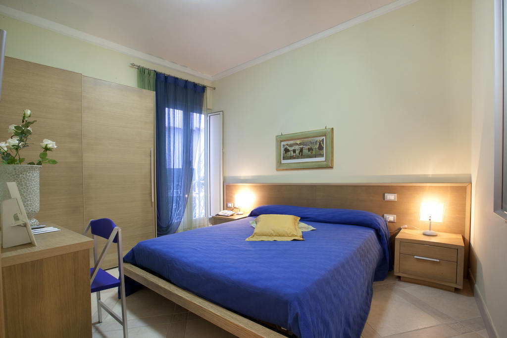 Posidonia Residence Иския Стая снимка